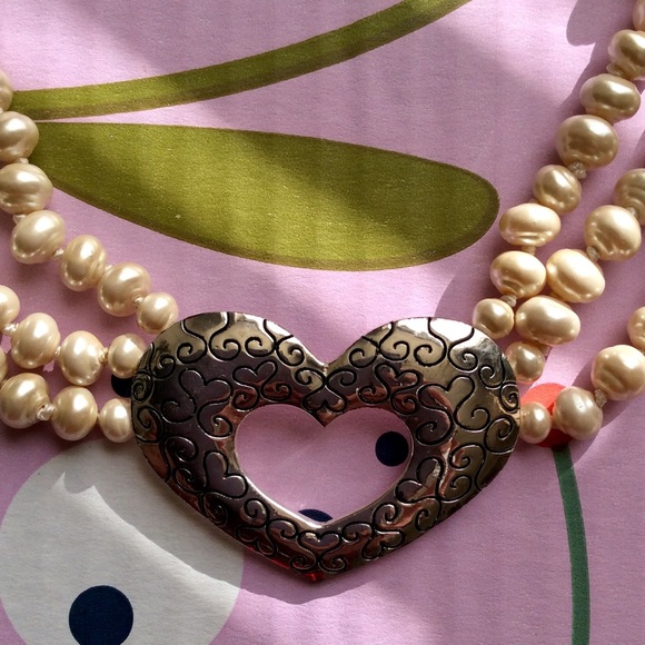 *NWT* Cézanne Triple Row Pearl Heart Necklace ❤️ - Picture 3 of 6